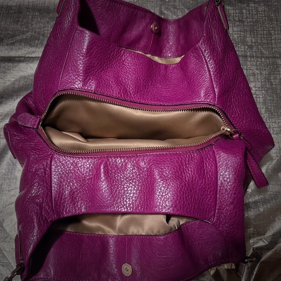 Vintage Coach Pink Hobo Bag with Luxurious Leather and Relaxed Design - Picture 13 of 16